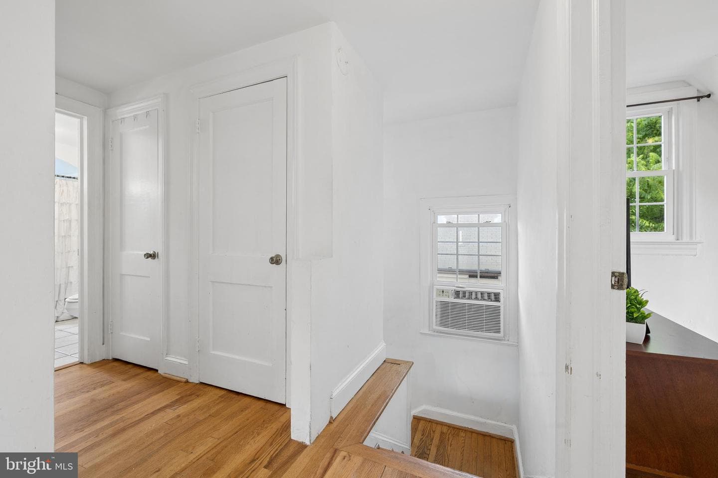 564 Orchard Street photo 20