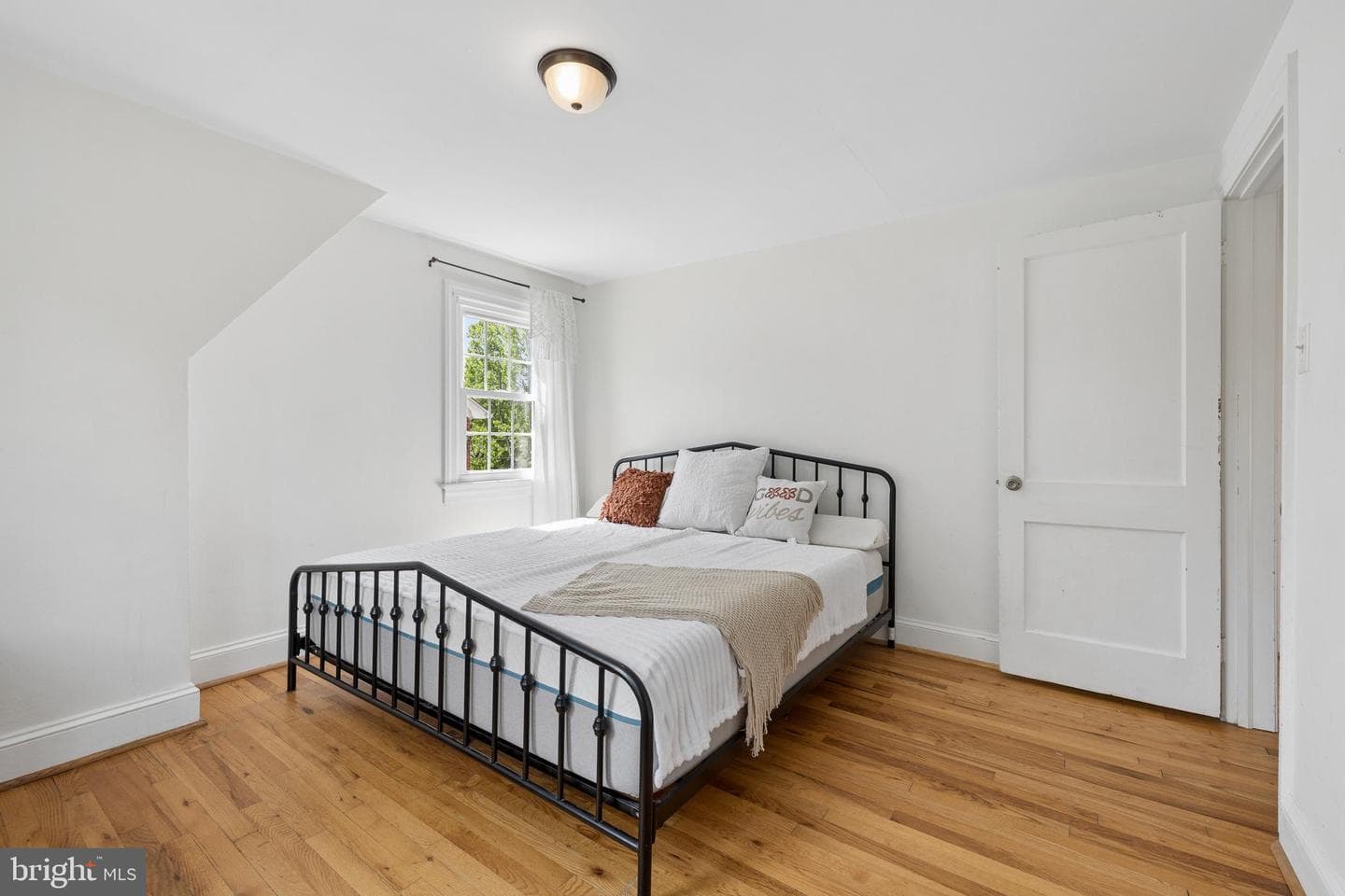 564 Orchard Street photo 21