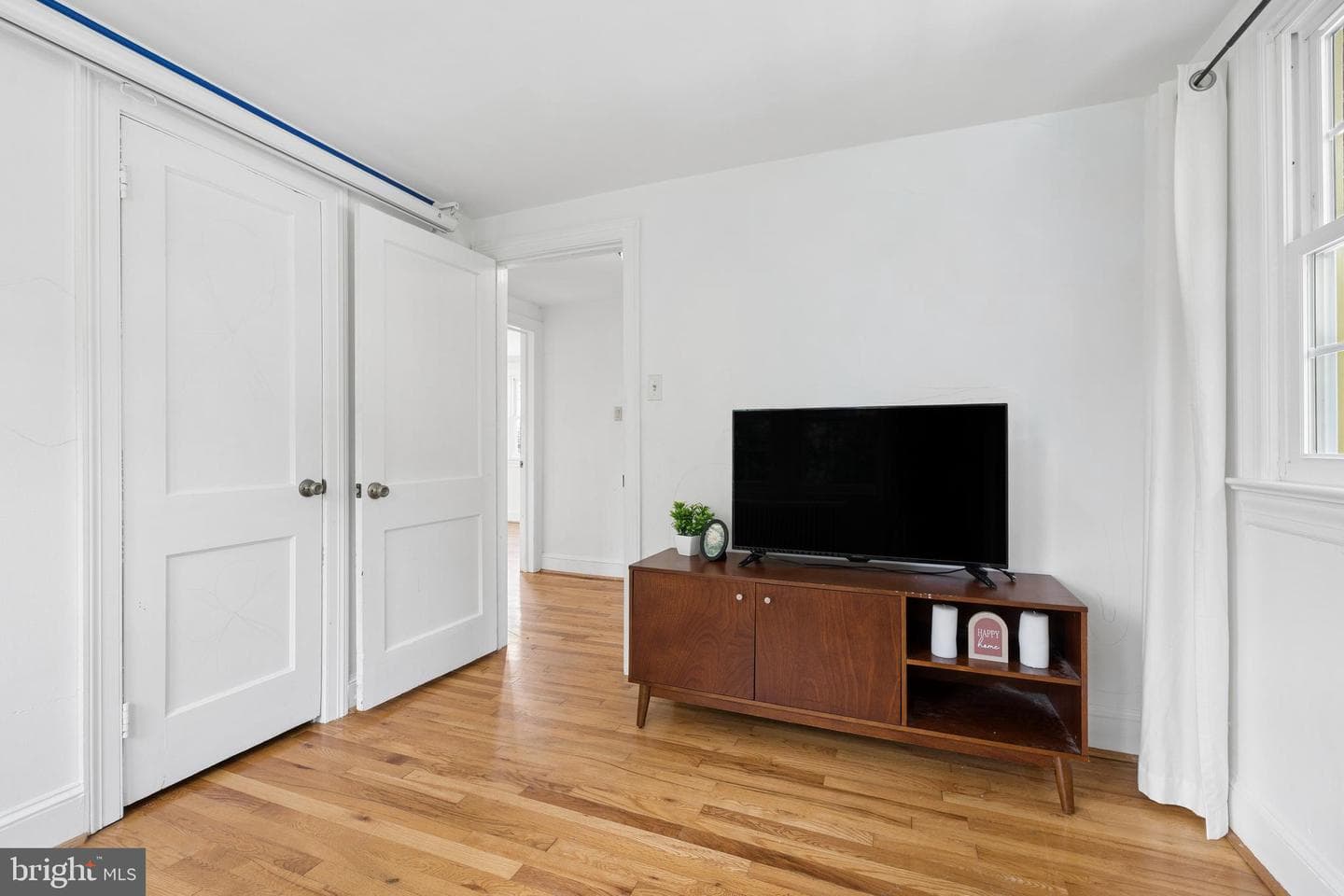 564 Orchard Street photo 24