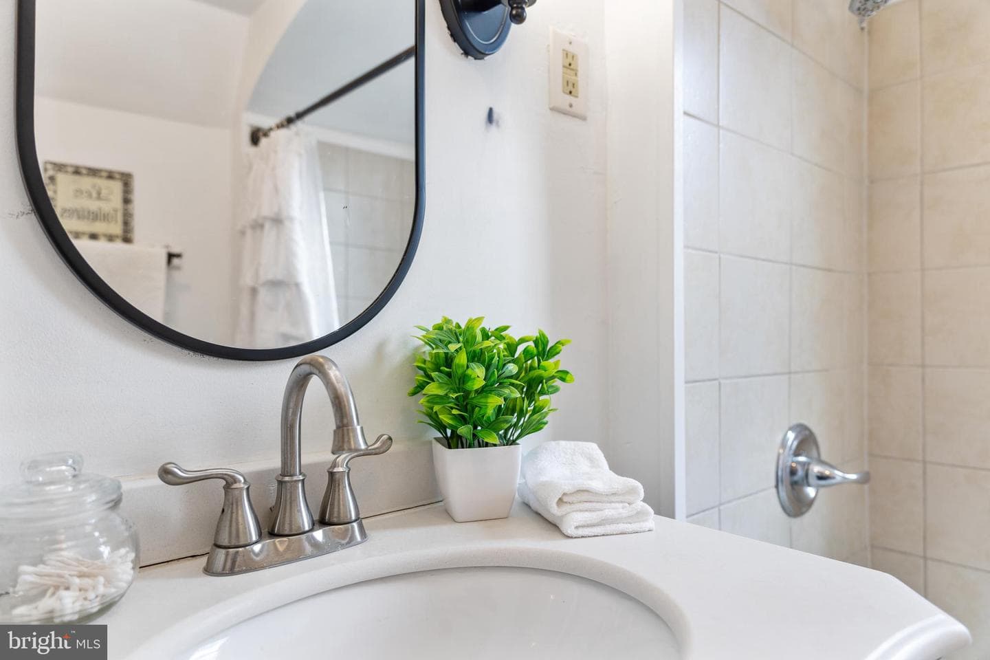 564 Orchard Street photo 27