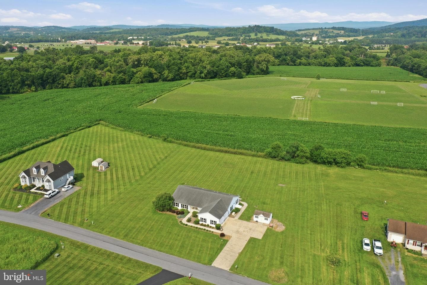 110 Summers Lane photo 46