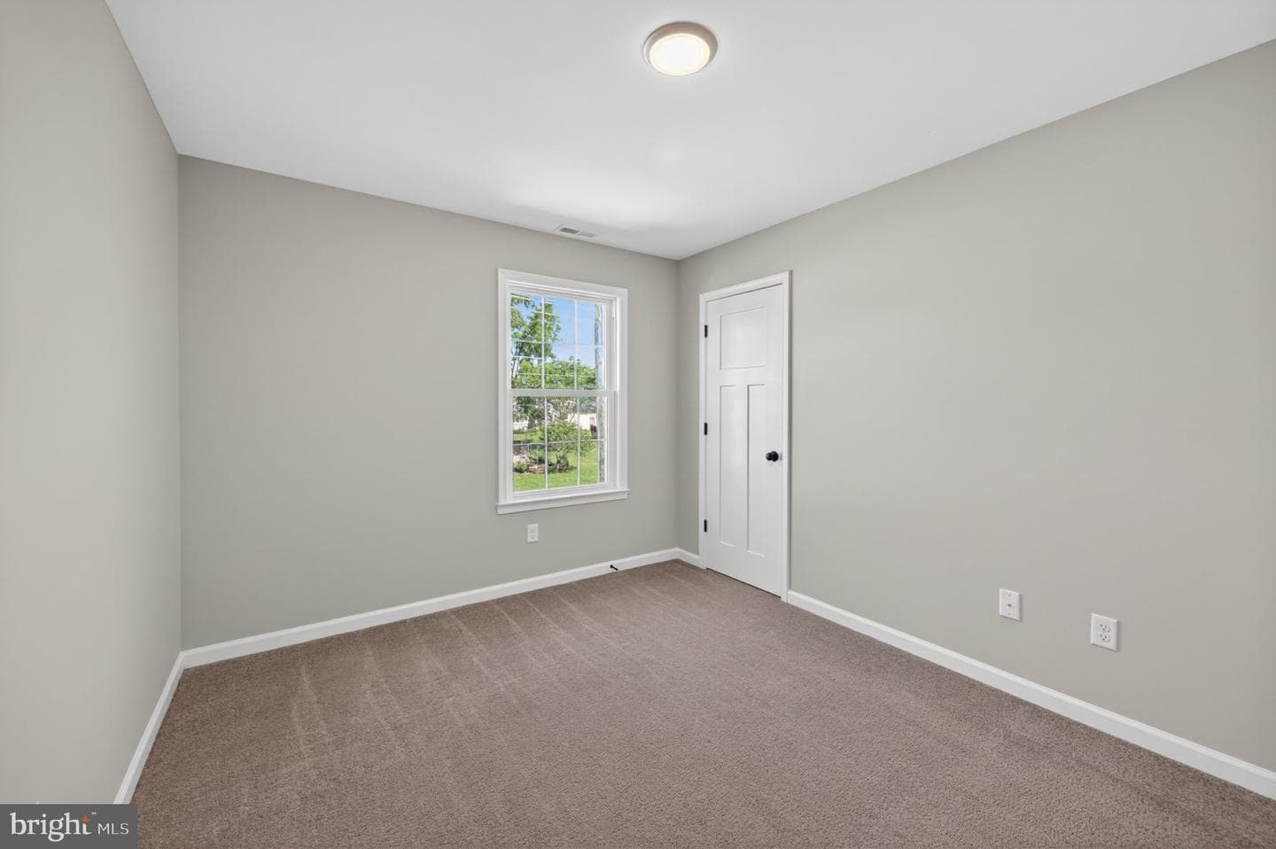 207 S Loudoun Street photo 30