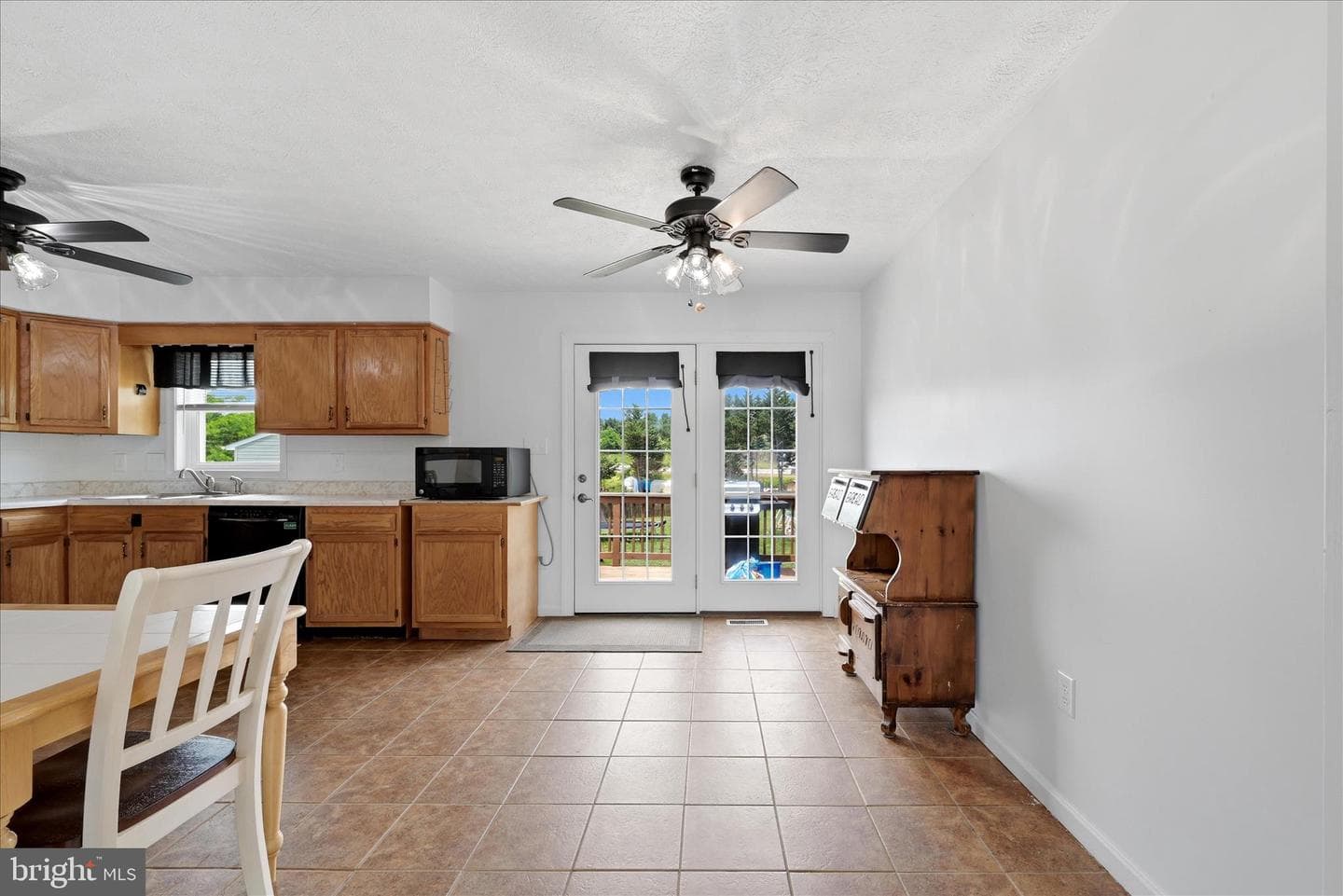 252 Wise Avenue photo 12