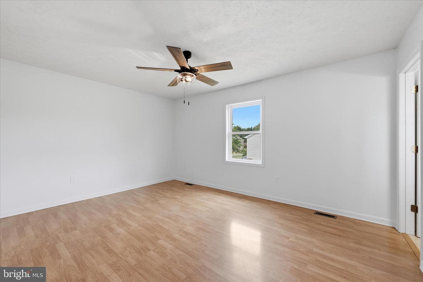 252 Wise Avenue photo 15