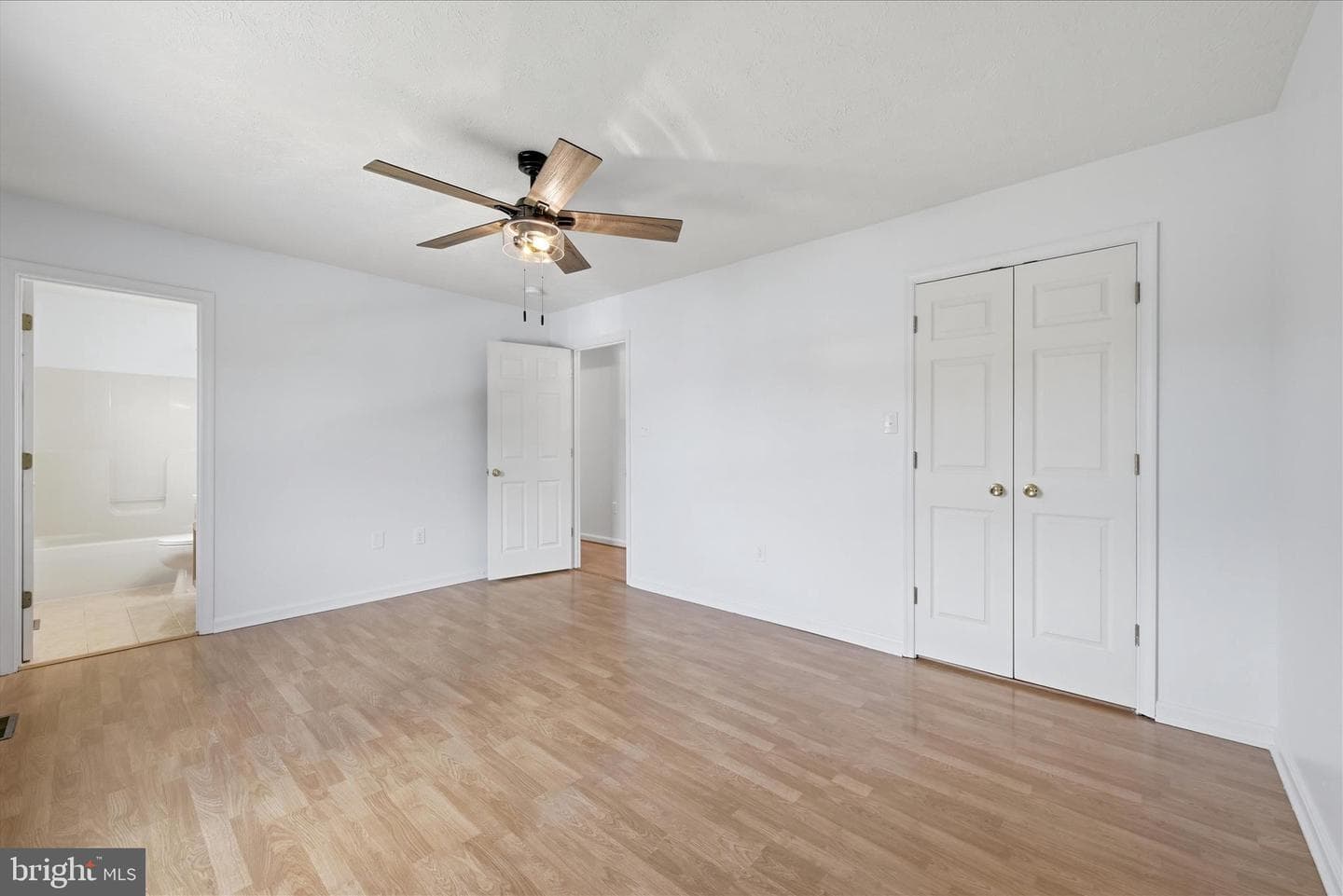 252 Wise Avenue photo 16