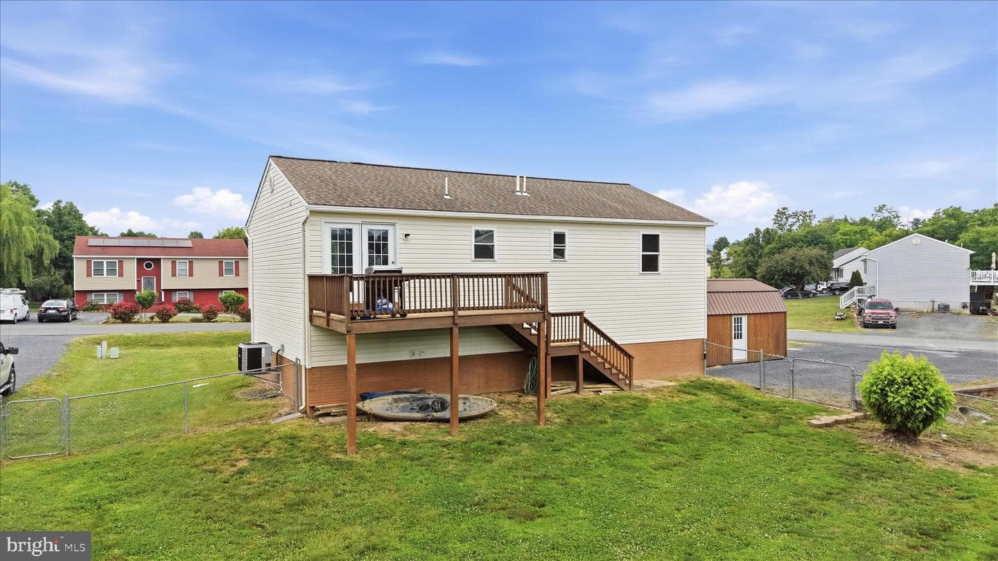 252 Wise Avenue photo 37