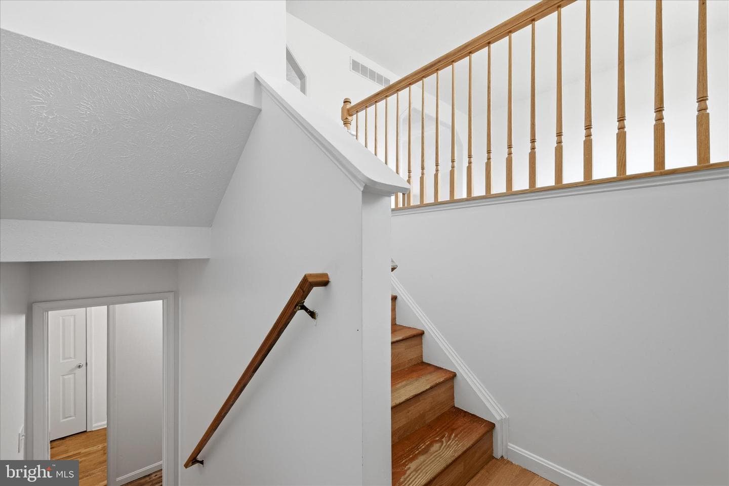 252 Wise Avenue photo 6