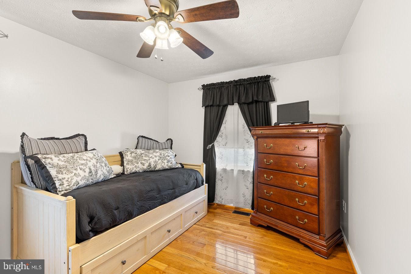 422 W Court Street photo 24