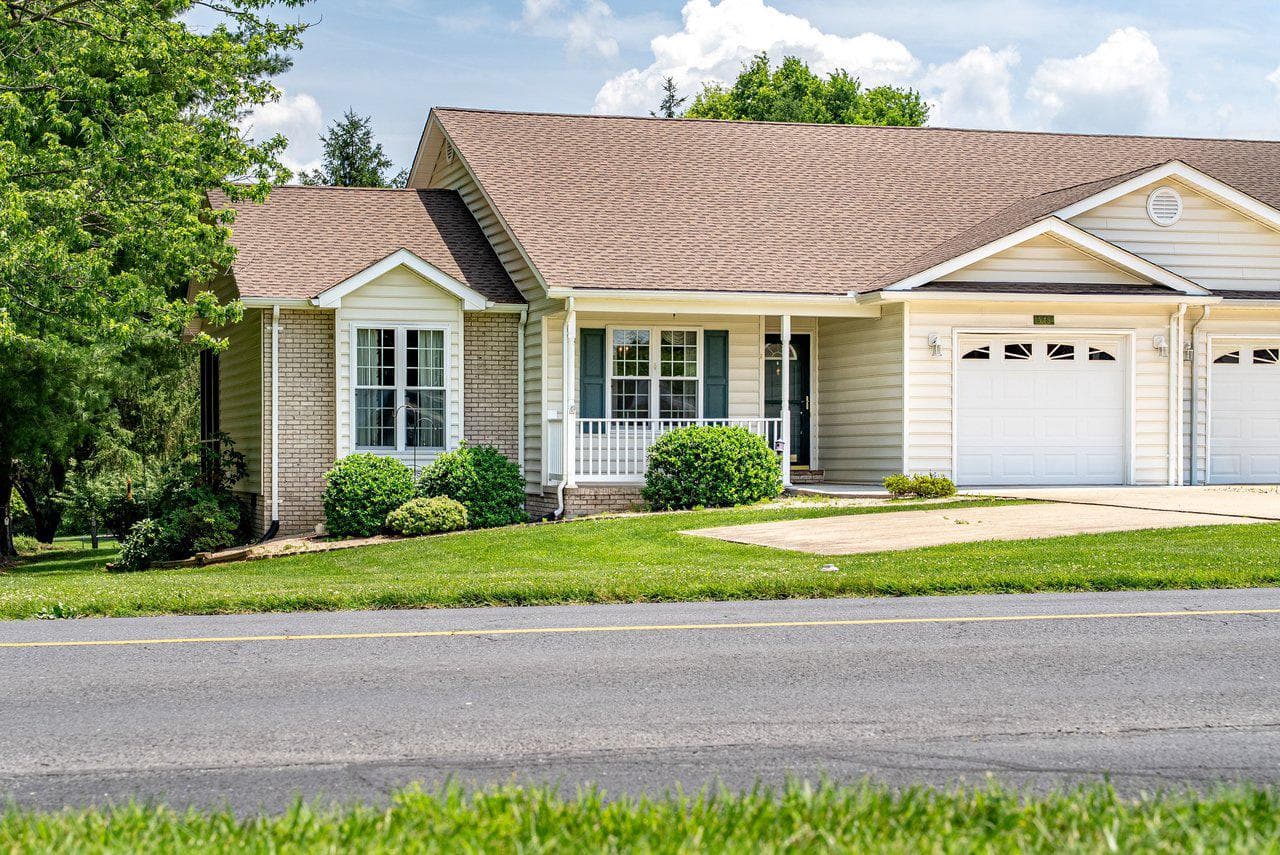849 Ox Road, Woodstock