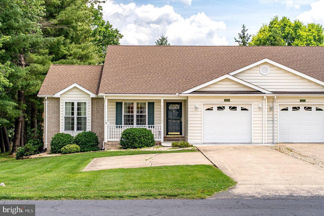 849 Ox Road, Woodstock