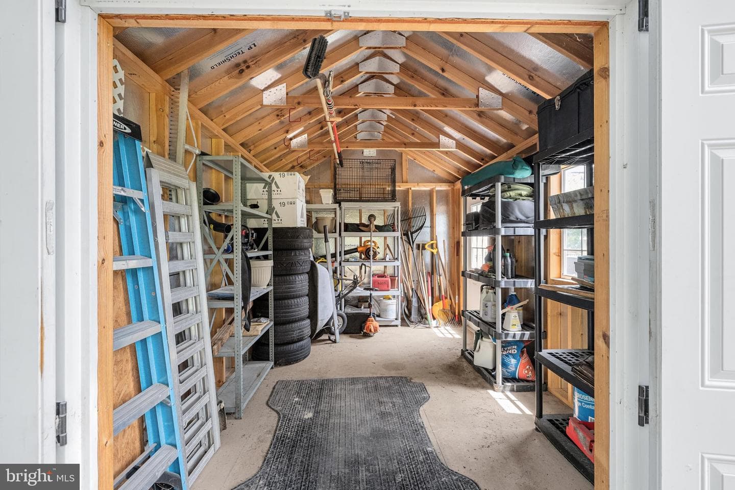 908 Jonathan Street photo 16