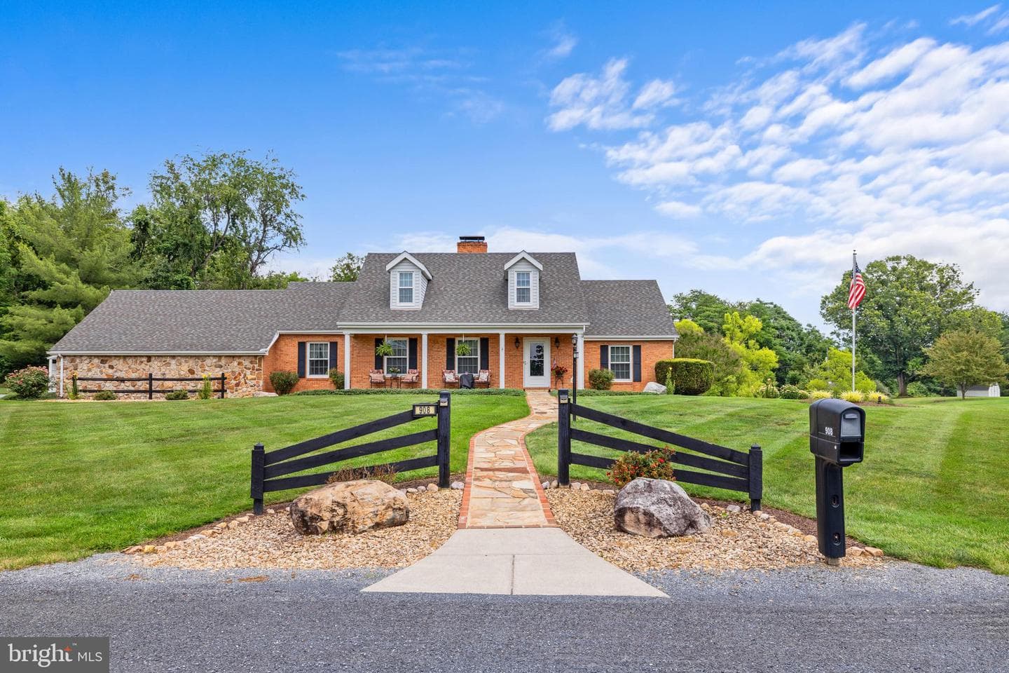 908 Jonathan Street, Woodstock