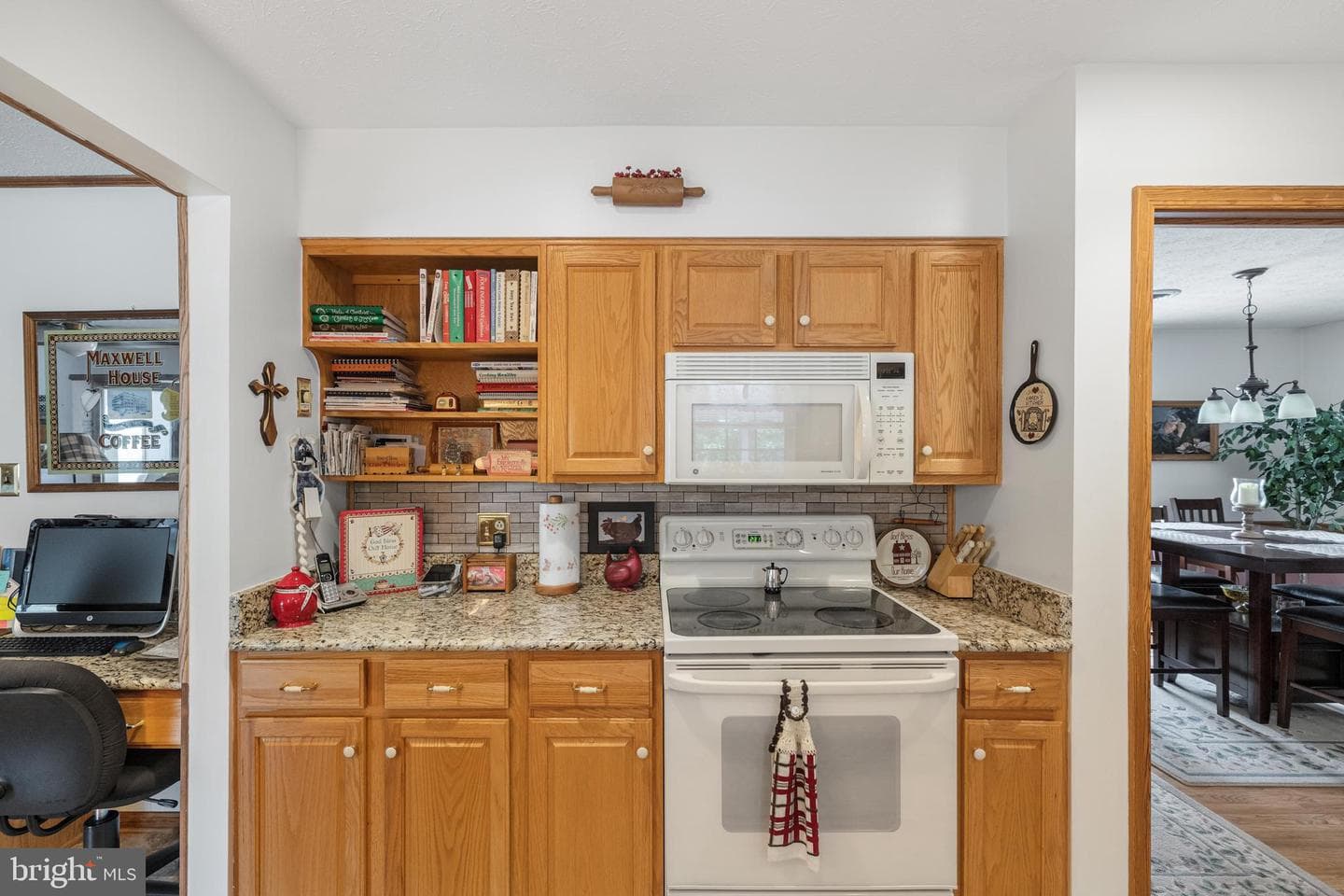 908 Jonathan Street photo 34