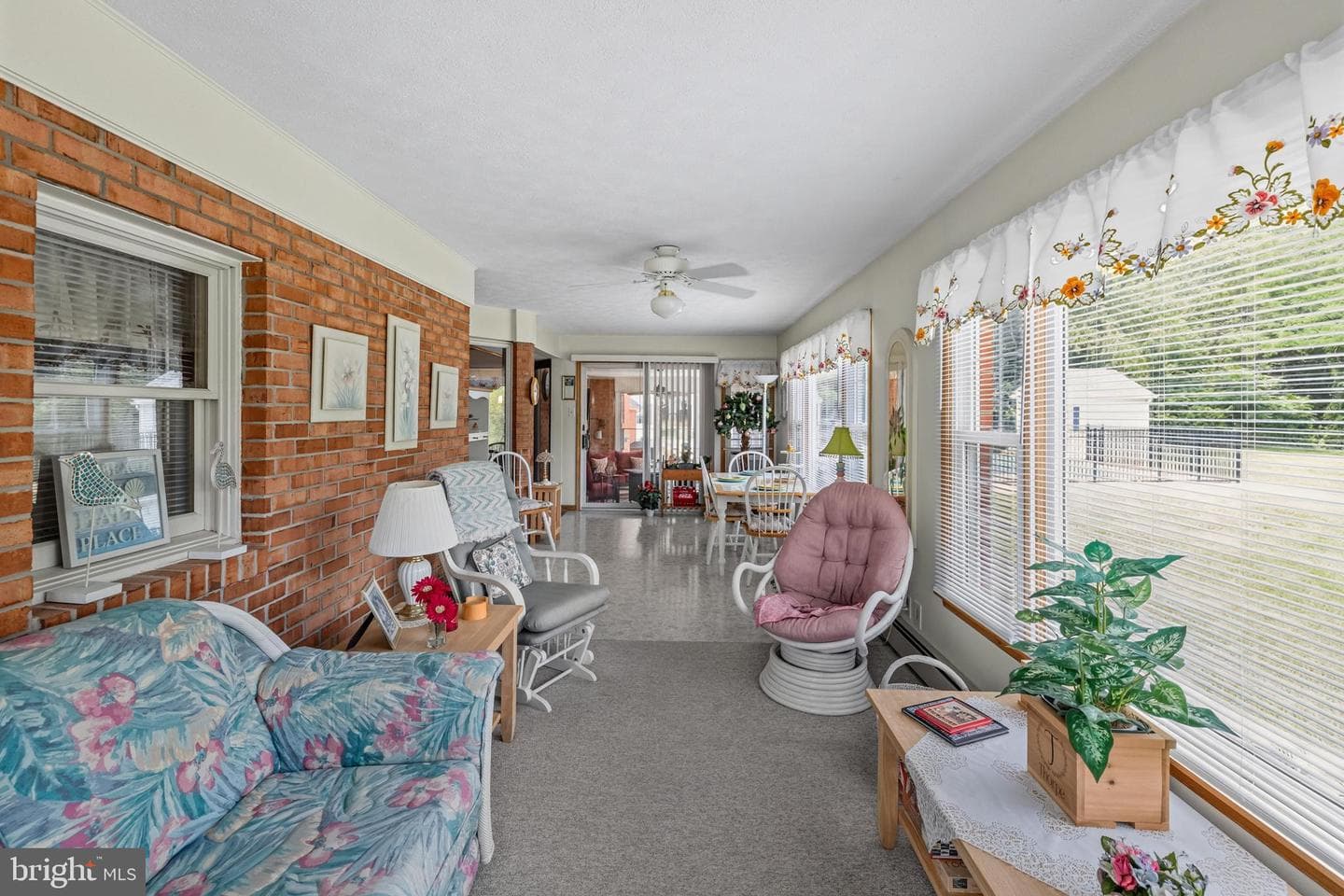 908 Jonathan Street photo 43