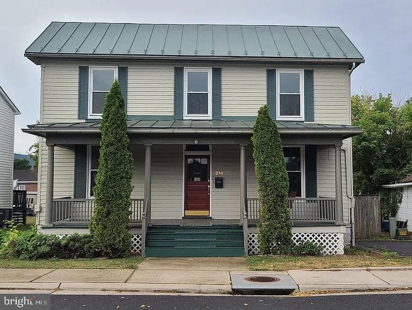 214 E Queen Street