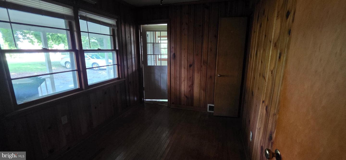 104 E South Street photo 10