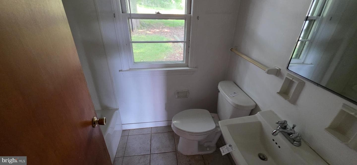 104 E South Street photo 12