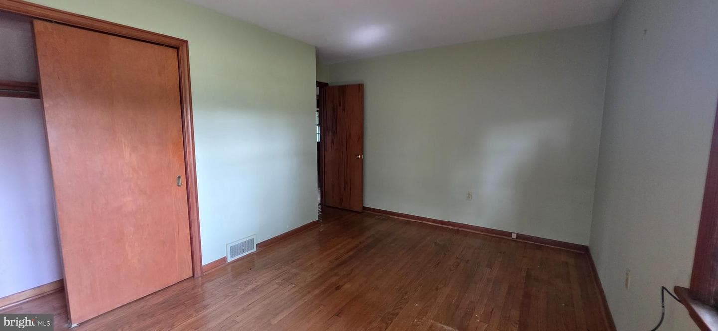 104 E South Street photo 16