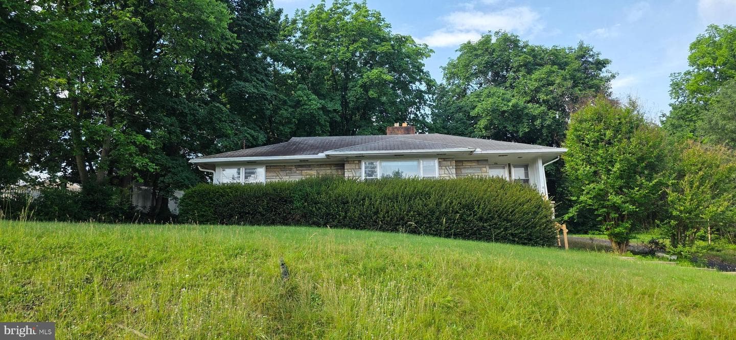 104 E South Street, Woodstock