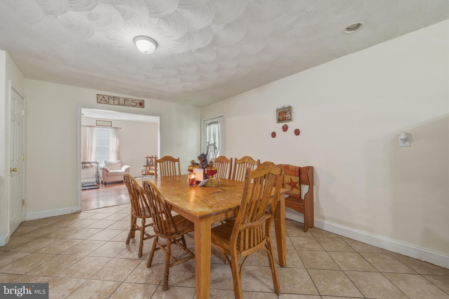 272 Willow Lane photo 7