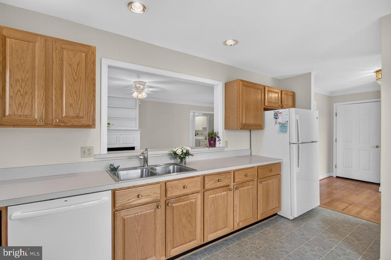 209 Kim Court photo 16
