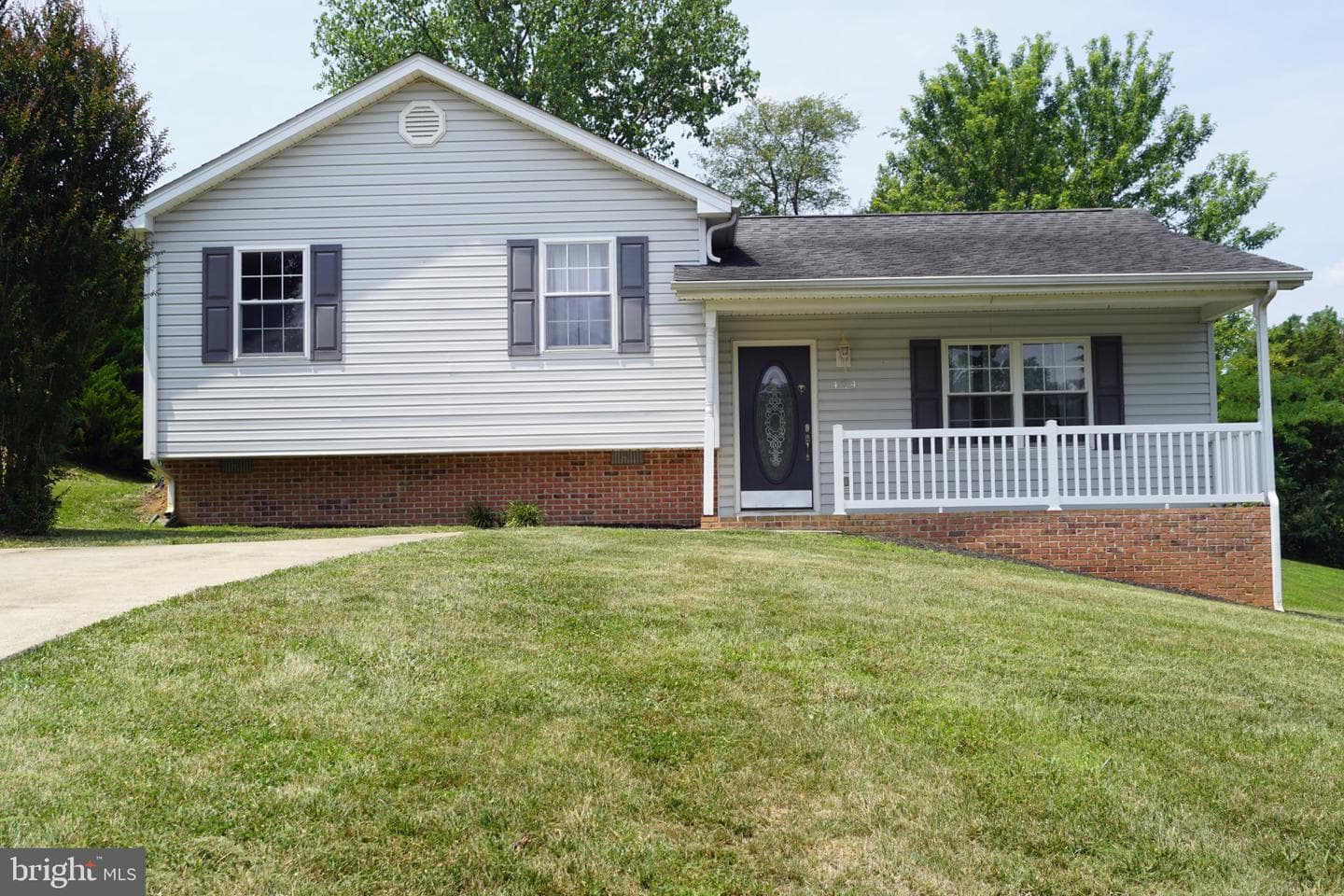 424 Meghann Drive photo 1