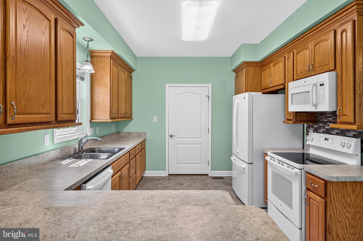 204 Grafton Court photo 4