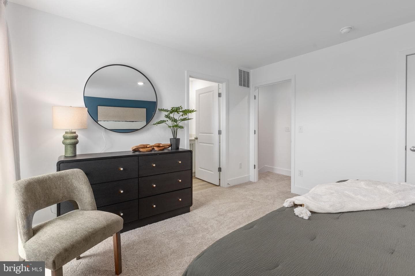 460 Sophie Street photo 27