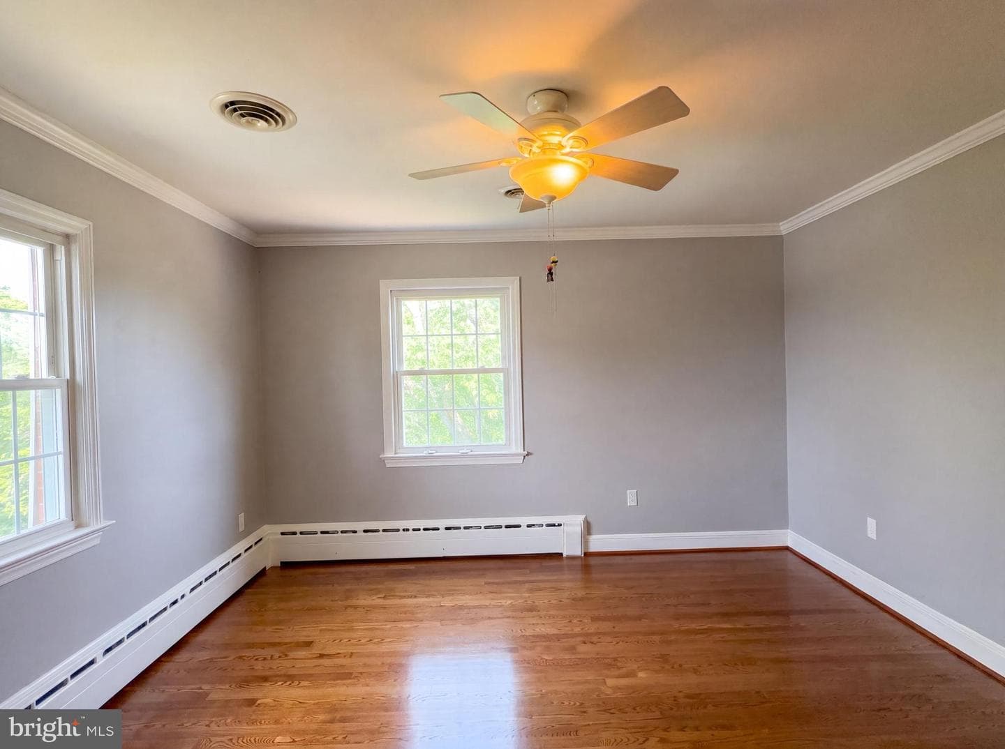 494 Walton Street photo 10