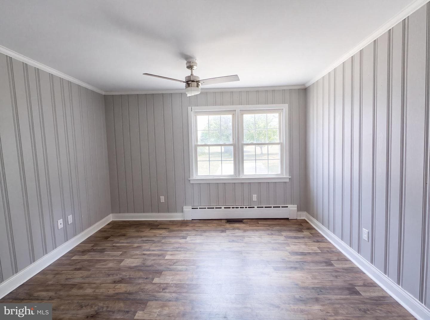 494 Walton Street photo 12