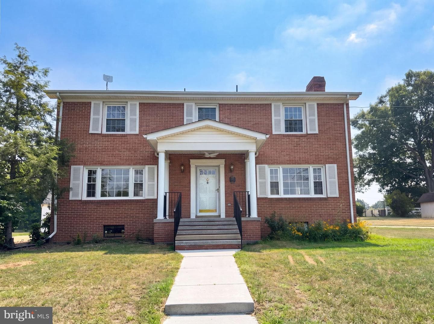 494 Walton Street photo 29