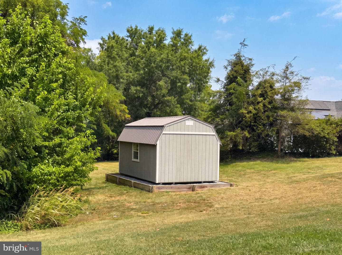 494 Walton Street photo 30