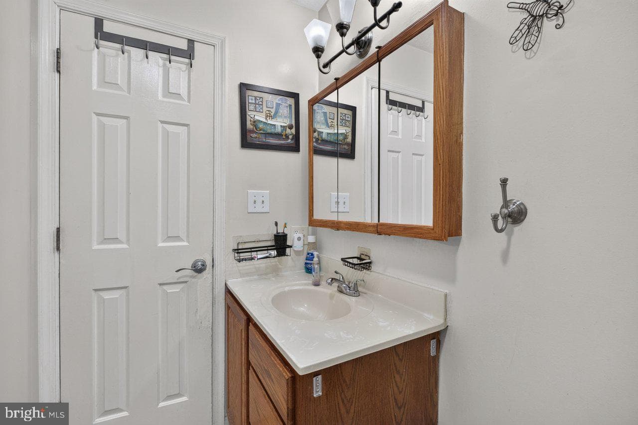 10727 Old Valley Pike photo 24