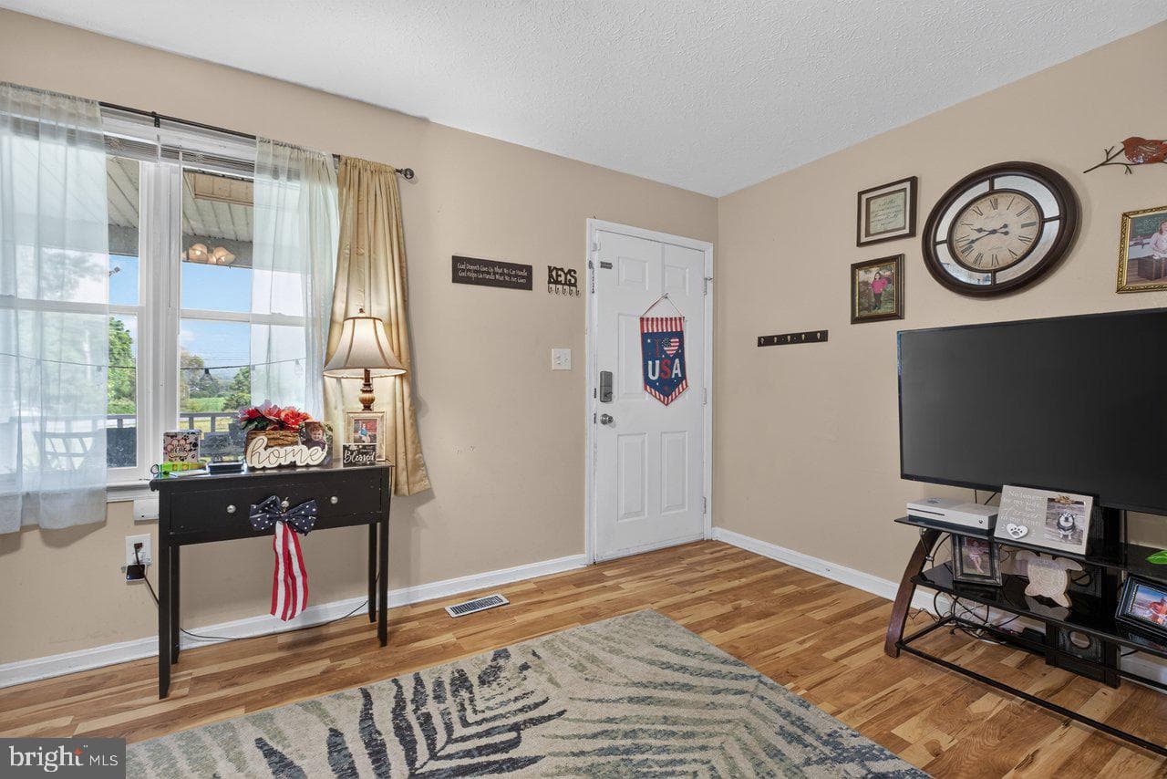 10727 Old Valley Pike photo 3