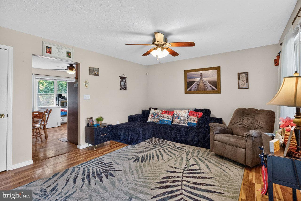 10727 Old Valley Pike photo 5