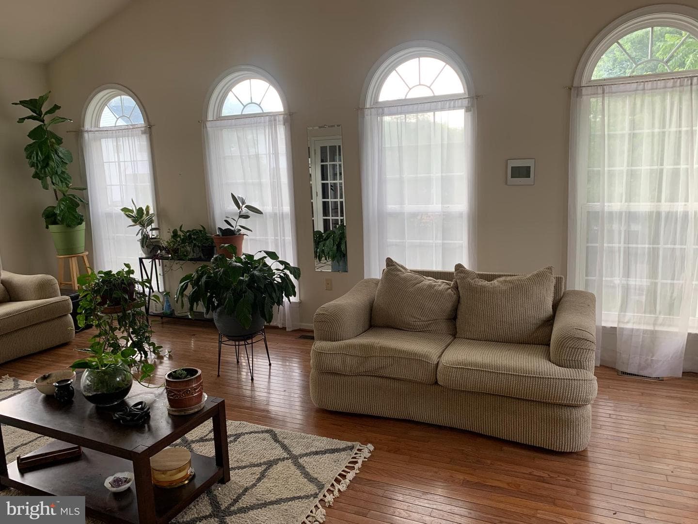 804 Crystal Lane photo 2