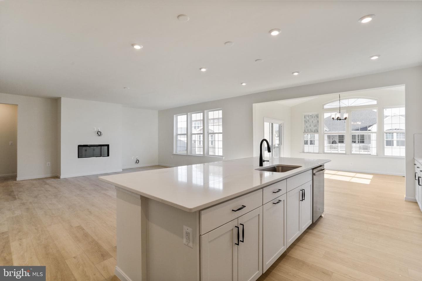 8524 Fleetwood Drive photo 11