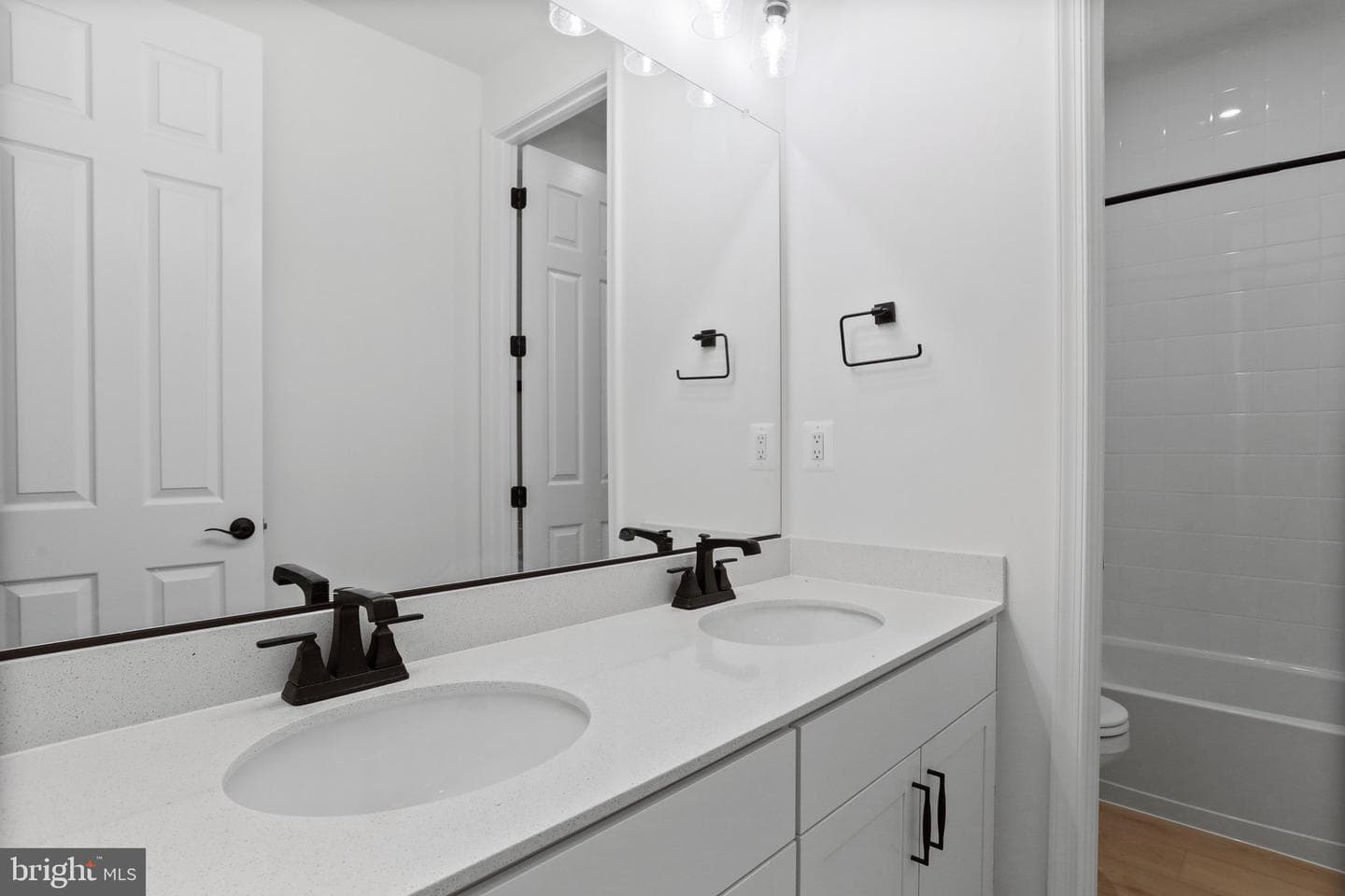 8524 Fleetwood Drive photo 19