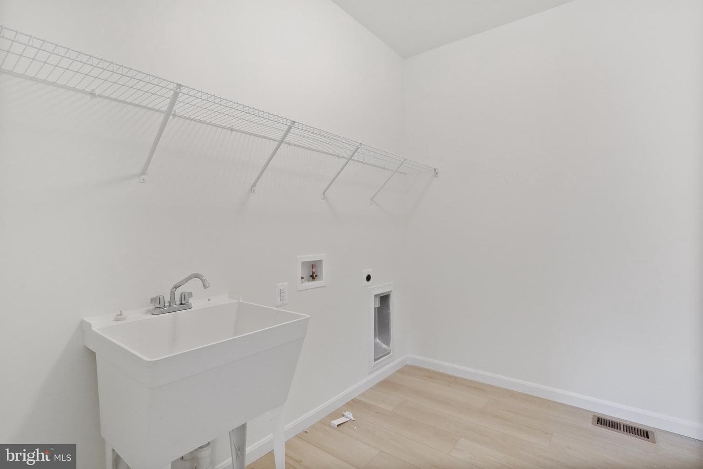8524 Fleetwood Drive photo 24