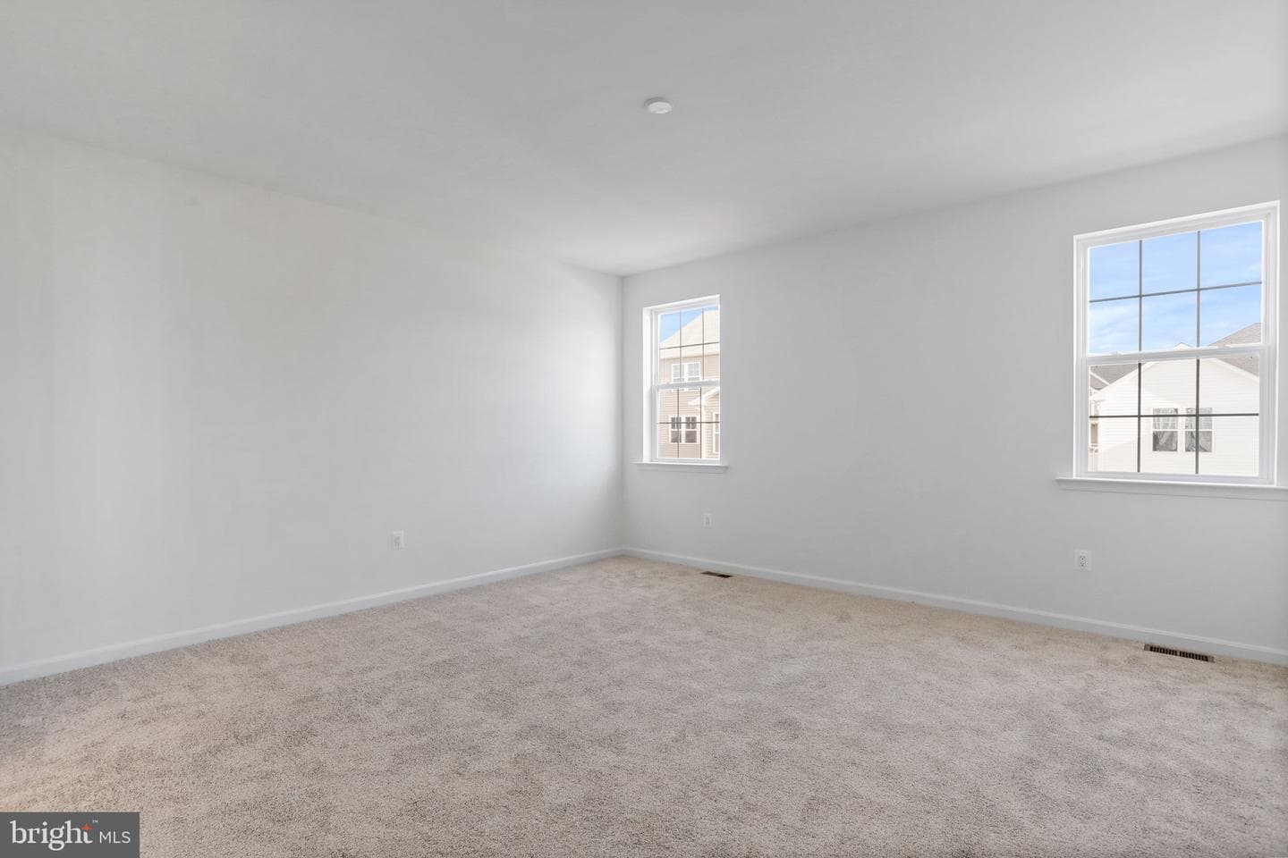8524 Fleetwood Drive photo 32