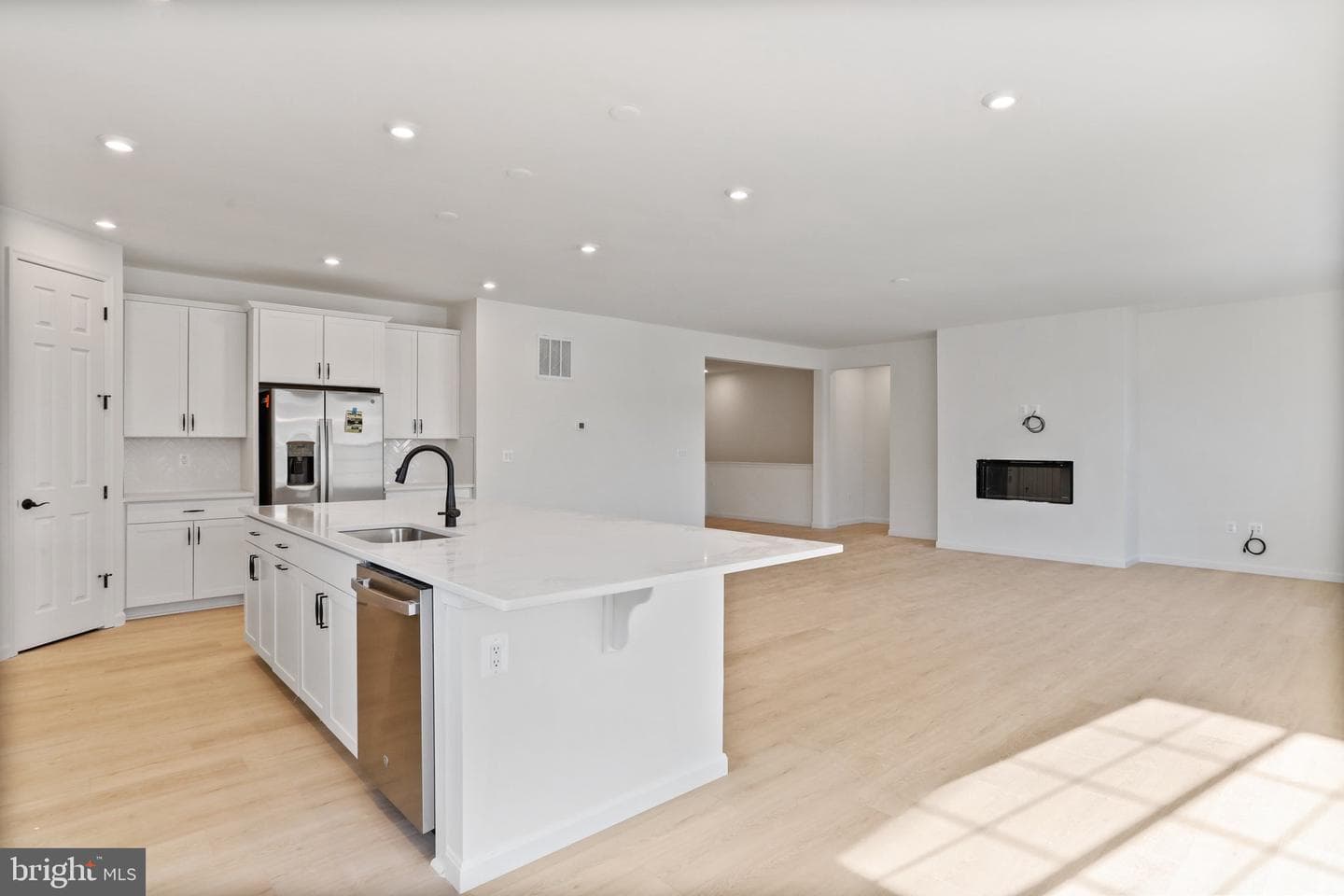 8524 Fleetwood Drive photo 9