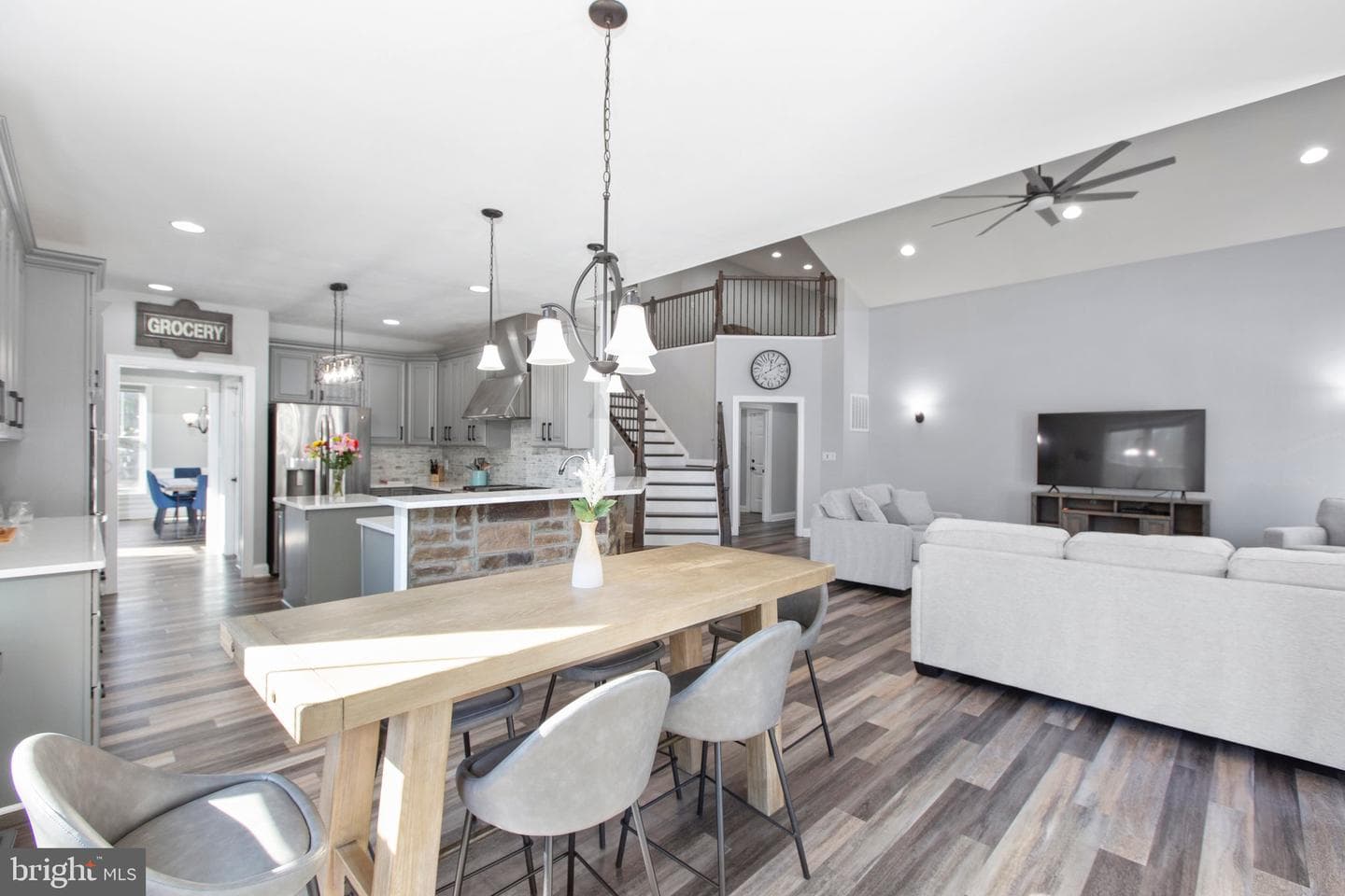 10011 Tarrington Way photo 17