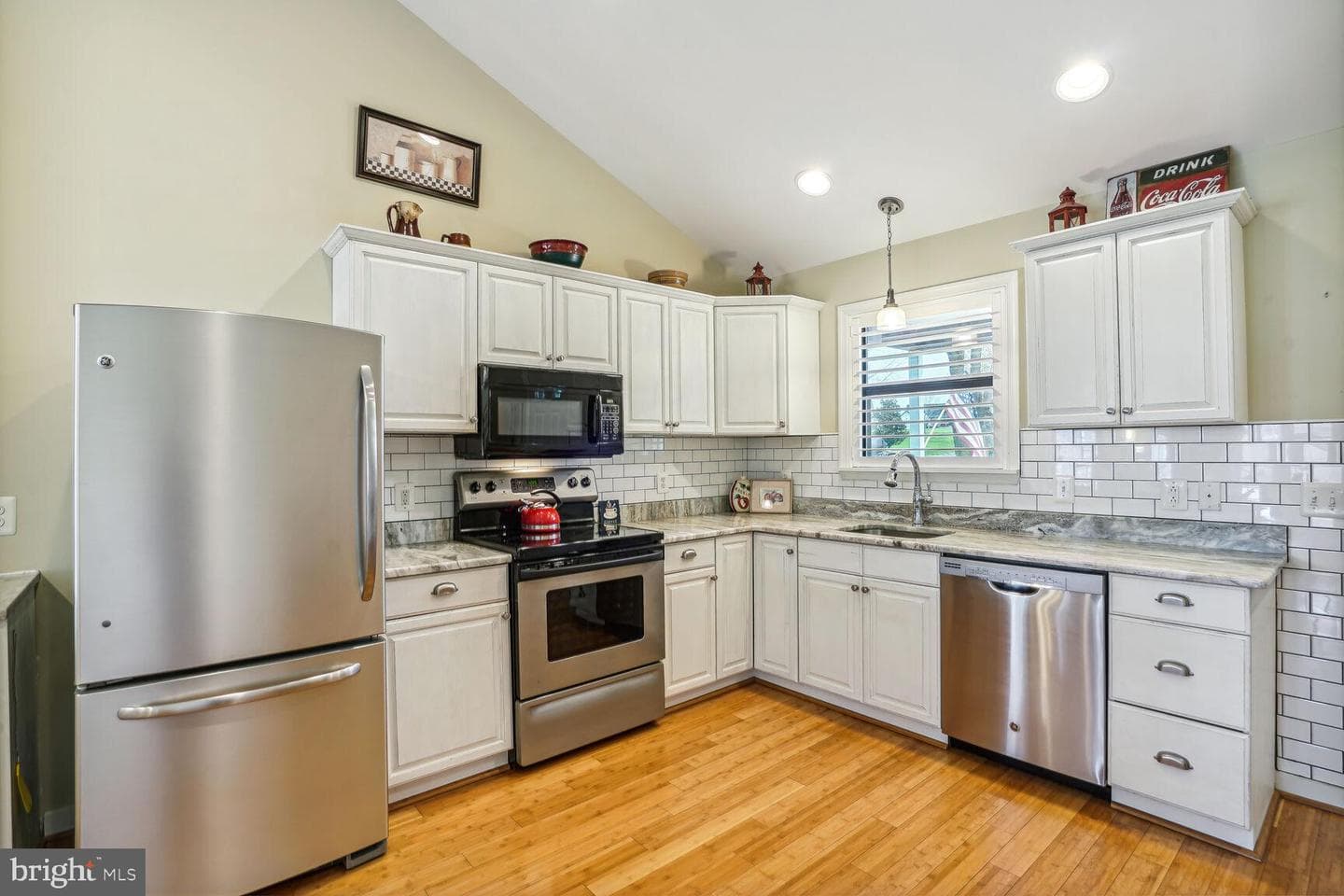 6734 Lake Pointe Drive photo 6