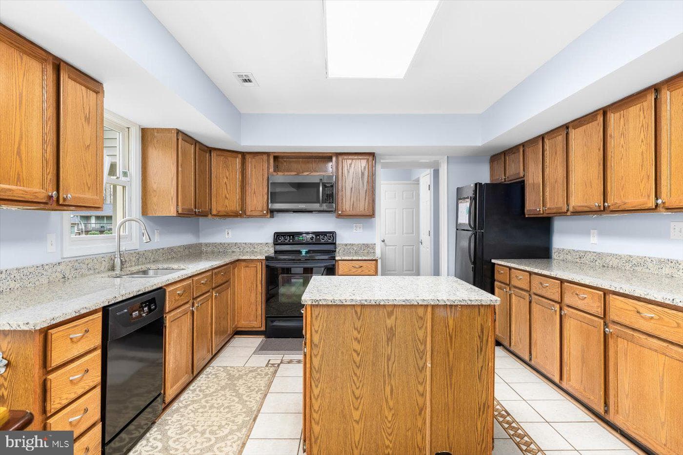 10706 Big Oaks Court photo 24