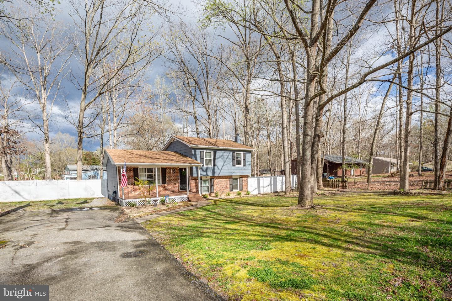 227 Hampton Drive photo 2
