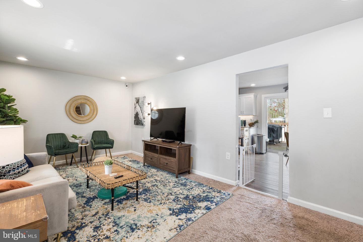 227 Hampton Drive photo 4
