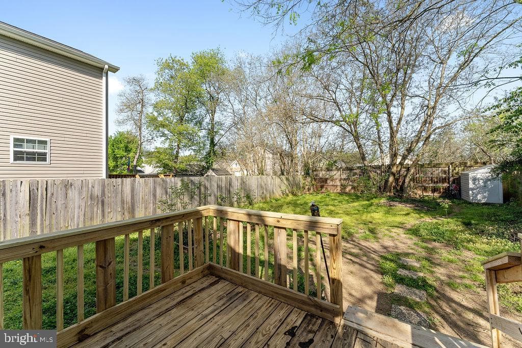 220 Mansfield Street photo 28