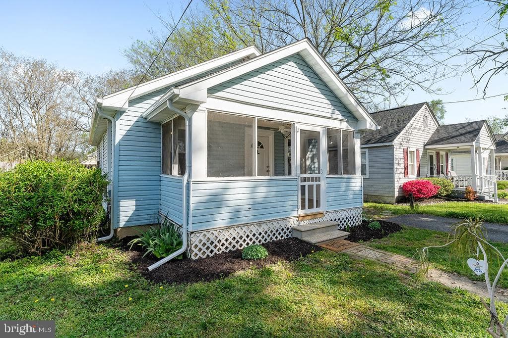 220 Mansfield Street photo 5