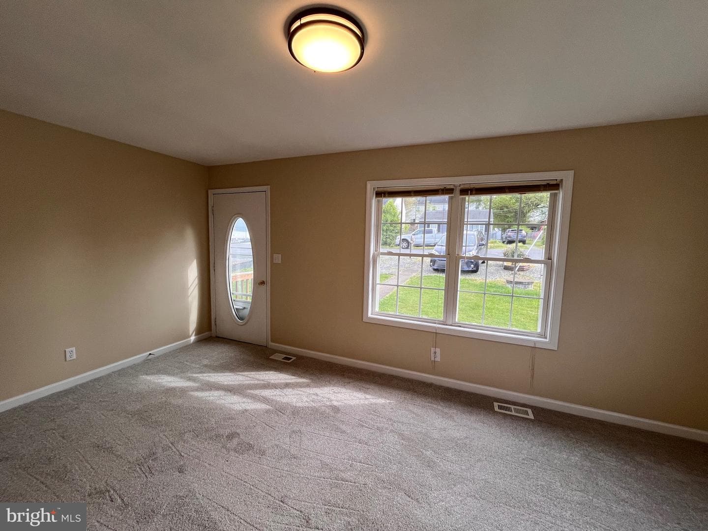 212 Alexandria Street photo 2