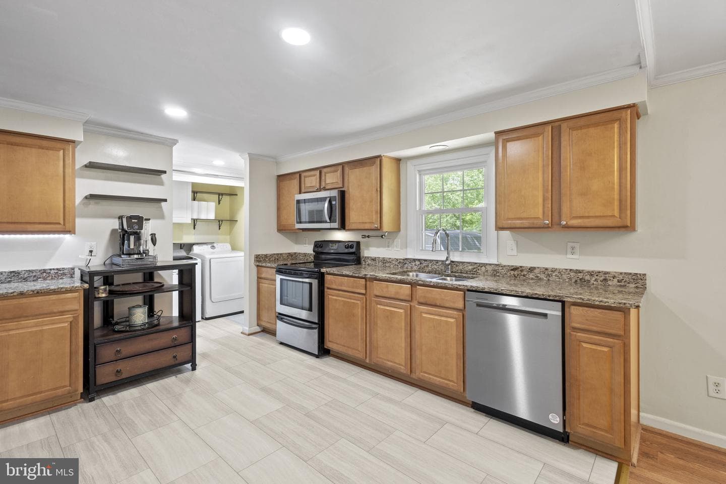 11708 Camelot Way photo 3